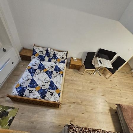 7Dab Rotten 4B2 Contactless Self Check-In Budapest Bagian luar foto